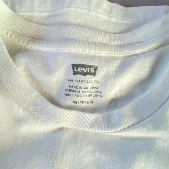 Levi’s tee top in small - good condition - Picture 5 of 6